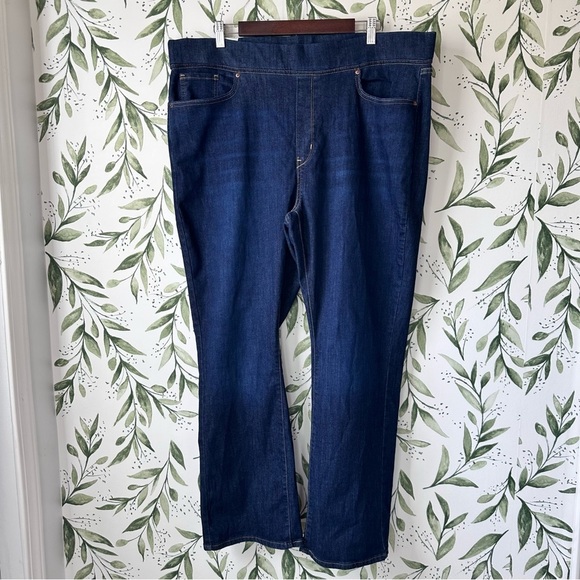 NWT Levi Strauss Signature Gold Totally Shaping Pull On Bootcut Jeans. 22 Short. - Picture 1 of 13